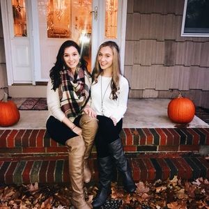 FOREVER 21 WHITE KNIT SWEATER